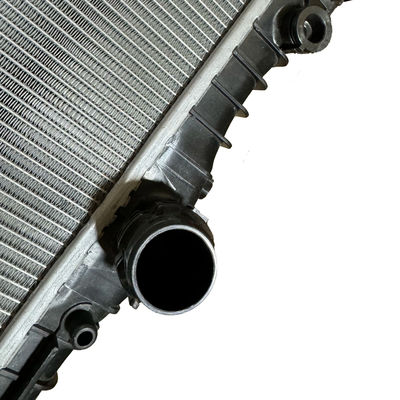 良い価格 アルミニウム製 溶接式散熱器 プラスチック製 水タンク BMW G30 G31 G32 G11 G12 車用 装飾 BMW オンライン