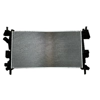 良い価格 代替/修理 あなたのフォード フォーカス D2 F1 私たちのアルミニウムラジエーターとプラスチック水タンク オンライン